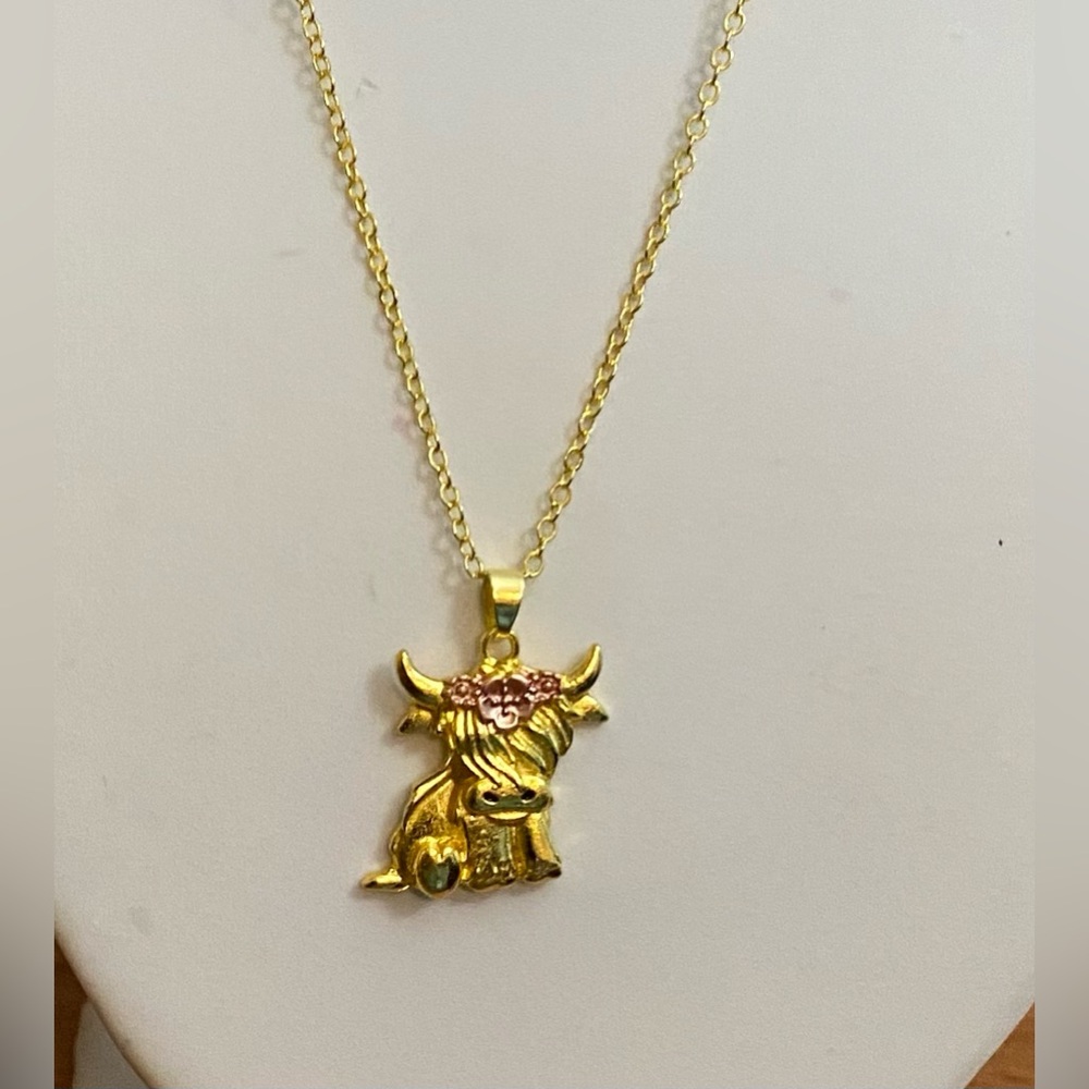 NEW Adorable Highland cow necklace "ALL the rage”.